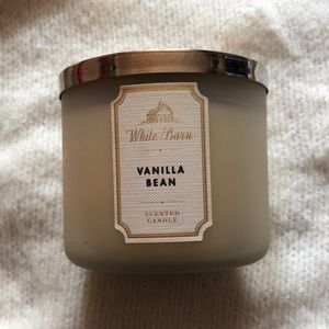 White Barn scented candle
